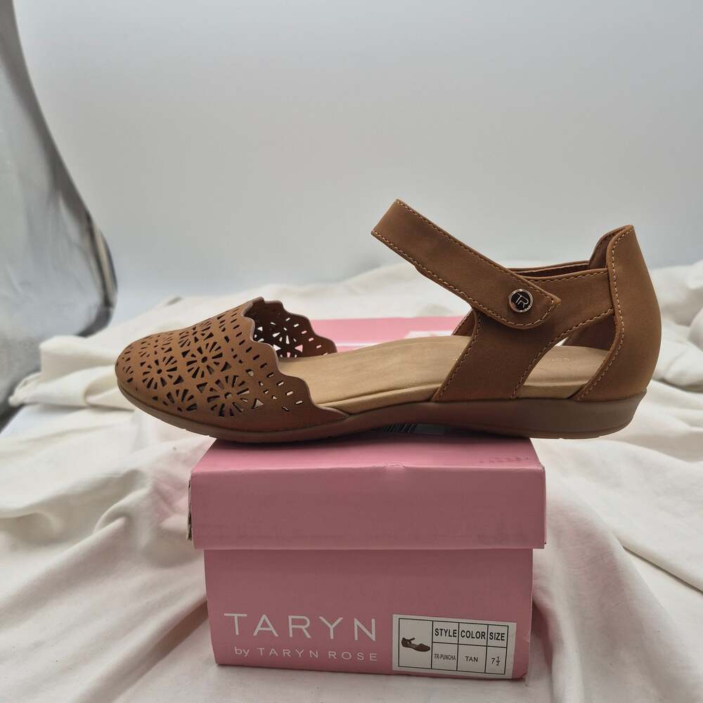NEW Taryn Rose Puncha Round Closed-Toe Ballet Flat Mary Jane tan leather sz 7.5